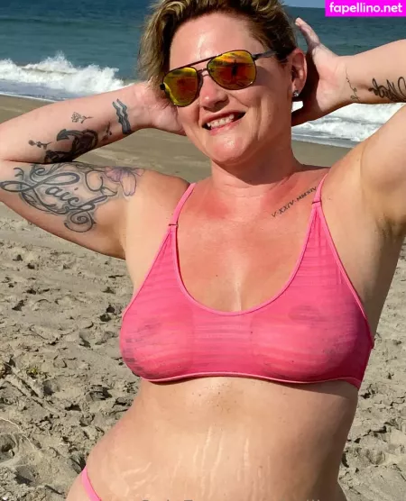Holliess1free OnlyFans Thumbnail #HJvm1zBeSE