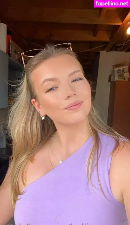 Holliesworldd OnlyFans Thumbnail #OdBrmyOYOs