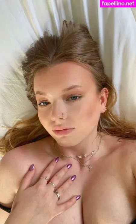 Holliesworldd OnlyFans Thumbnail #YcZgpOigbs