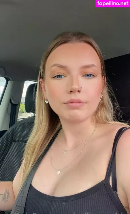 Holliesworldd OnlyFans Thumbnail #uhESrh66yz