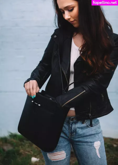 Holls8 OnlyFans Thumbnail #iqjv0ShK5A