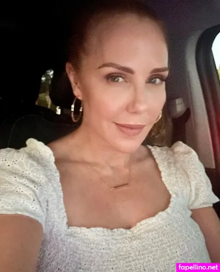 Holly 1 OnlyFans Thumbnail #FR0s6Pscdl