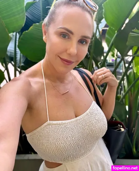 Holly 1 OnlyFans Thumbnail #g1dGG2HtKf