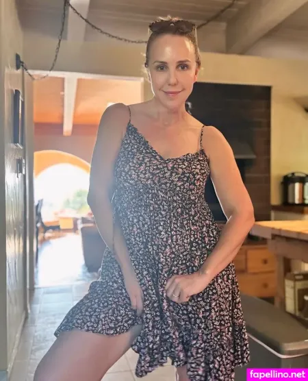 Holly 1 OnlyFans Thumbnail #t0P4TaBBhj