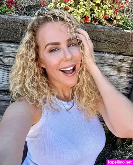 Holly 1 OnlyFans Thumbnail #yNlrzNYkfa