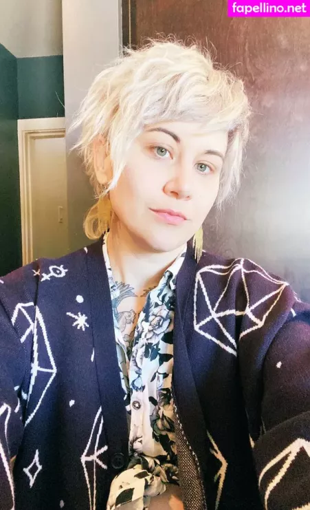 Holly Conrad OnlyFans Thumbnail #J2OObx8db6