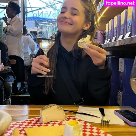 Holly Earl OnlyFans Thumbnail #6G1PLD6J4J