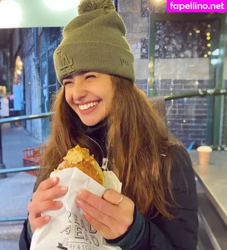 Holly Earl OnlyFans Thumbnail #8JDGpkmQCT