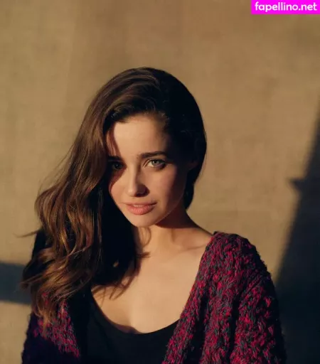 Holly Earl OnlyFans Thumbnail #M7N87EWrN0