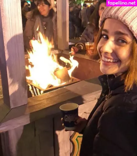 Holly Earl OnlyFans Thumbnail #UipzwgALj8