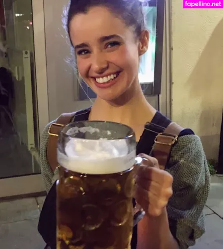 Holly Earl OnlyFans Thumbnail #Ur831hHG3a