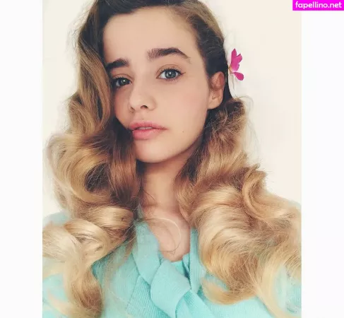 Holly Earl OnlyFans Thumbnail #YIqzlQi1MJ