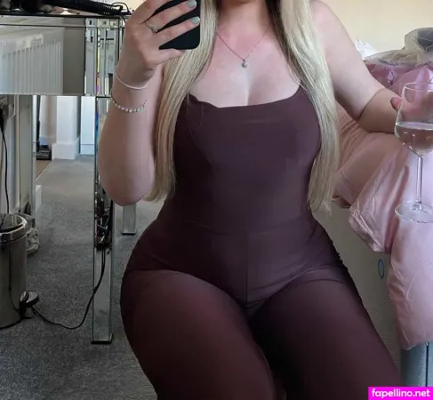 Holly Flintham OnlyFans Thumbnail #SDsxPtTkVi