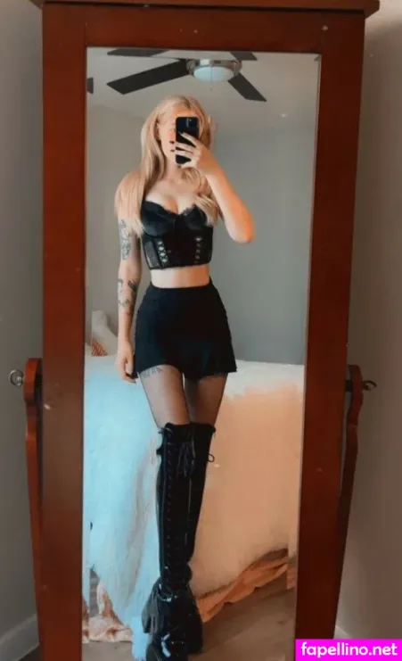 Holly Halen OnlyFans Thumbnail #3MByYYjYSJ