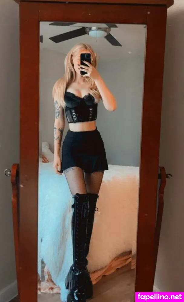 Hannahhollyla, Holly Von Halen, holly777666, misshollyallen Nude Leaked OnlyFans Photo #3MByYYjYSJ