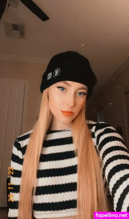 Holly Halen OnlyFans Thumbnail #BbGmU1qnIQ