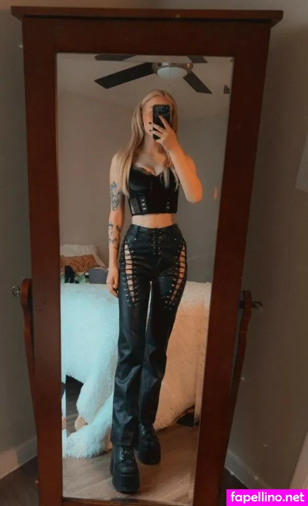 Hannahhollyla, Holly Von Halen, holly777666, misshollyallen Nude Leaked OnlyFans Photo #R2a8YLRTPi