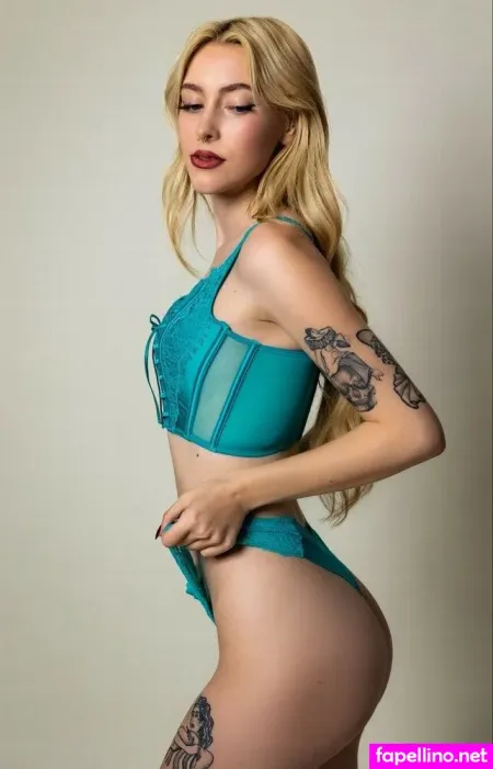 Holly Halen OnlyFans Thumbnail #Taj0TfodjR