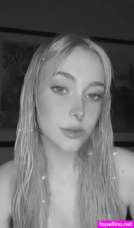 Holly Halen OnlyFans Thumbnail #U3msiMYtA4