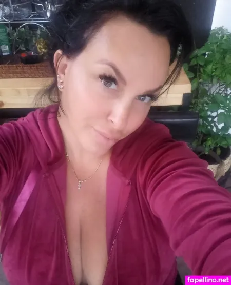 Holly Halston OnlyFans Thumbnail #QZZQnUZONu