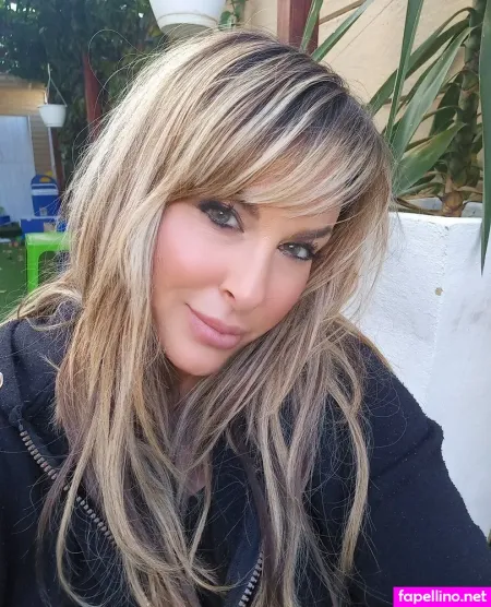 Holly Halston OnlyFans Thumbnail #XFLZwCTrLA