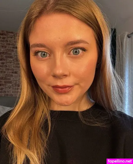 Holly Hartt OnlyFans Thumbnail #9tfpqmPcJB