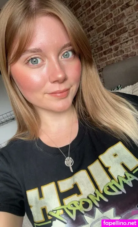 Holly Hartt OnlyFans Thumbnail #e538g8wi6M