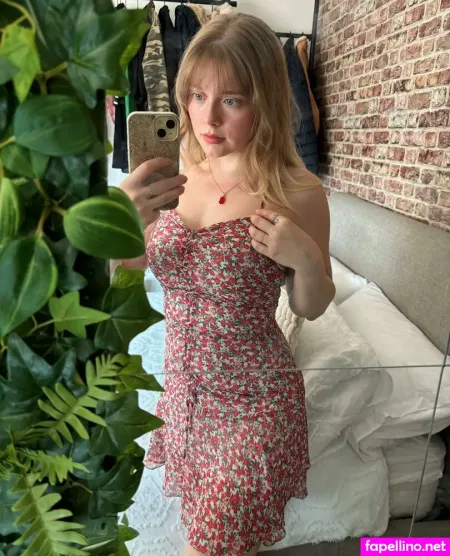 Holly Hartt OnlyFans Thumbnail #xoBw4DLXTN