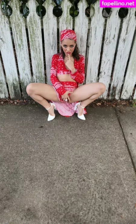 Holly Hendrix OnlyFans Thumbnail #X8knN9u6Ah