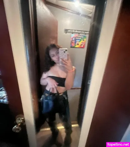 Holly Hennessy OnlyFans Thumbnail #4PZc9mMRqp