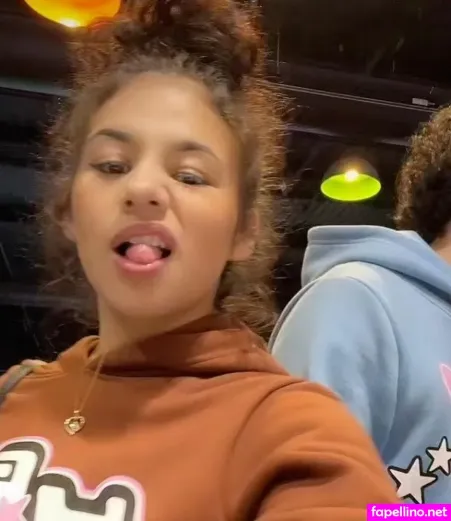 Holly Hennessy OnlyFans Thumbnail #NduAvxXbgi