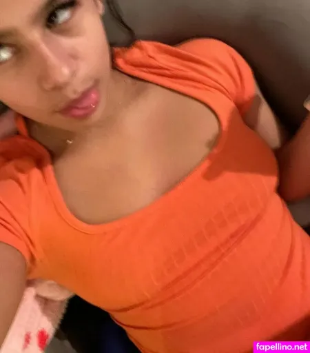 Holly Hennessy OnlyFans Thumbnail #YQwqJ7v2bn