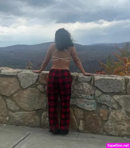 Holly Hennessy OnlyFans Thumbnail #aWQABv6MSh