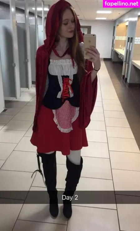Holly Hicks OnlyFans Thumbnail #ZCC7o2FhgJ