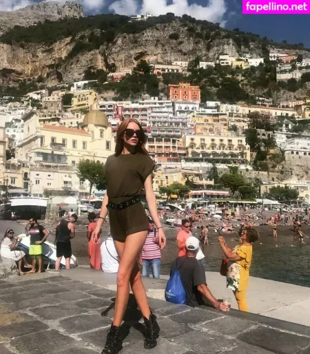 Holly Hicks OnlyFans Thumbnail #fyRVU2EhYA