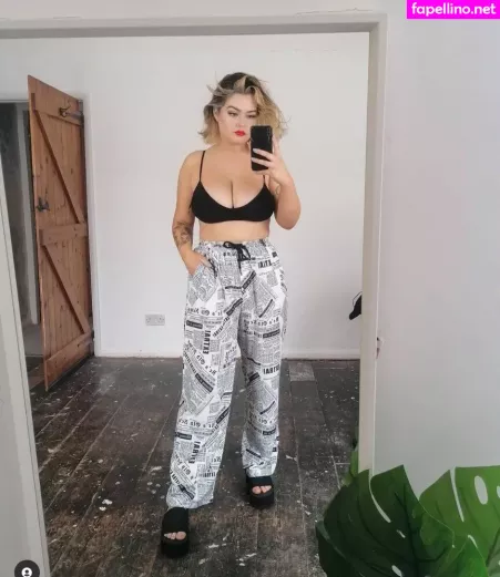 Holly Indigo OnlyFans Thumbnail #9G0L2OzWNG