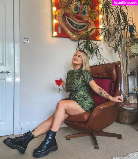 Holly Indigo OnlyFans Thumbnail #DAjqVbnElb