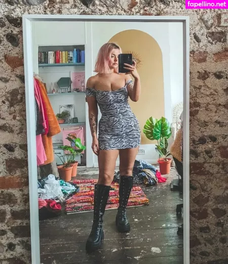 Holly Indigo OnlyFans Thumbnail #X2vWR8UDNe