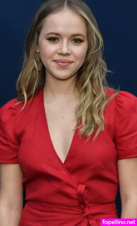 Holly J Barrett OnlyFans Thumbnail #DLUCHcSvY8