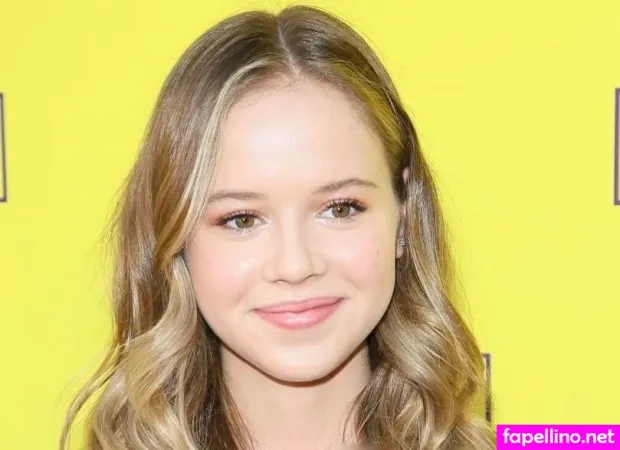 Holly J Barrett OnlyFans Thumbnail #ZgIIIk8MPq