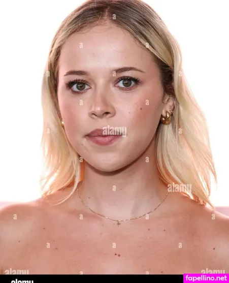 Holly J Barrett OnlyFans Thumbnail #d5tYiphR8C