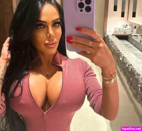 Holly James OnlyFans Thumbnail #1Ot5i3w1fg