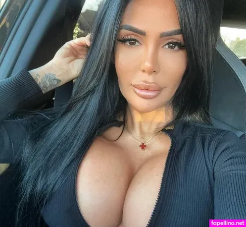 Holly James OnlyFans Thumbnail #Y9hsFJoDDV