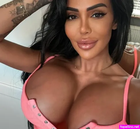 Holly James OnlyFans Thumbnail #s7HR3MkFuC