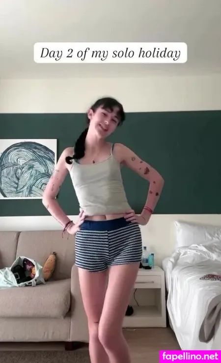 Holly Laing OnlyFans Thumbnail #A9C9QkNlbE