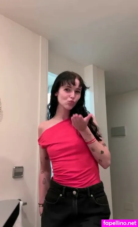 Holly Laing OnlyFans Thumbnail #KIzntKN1n1