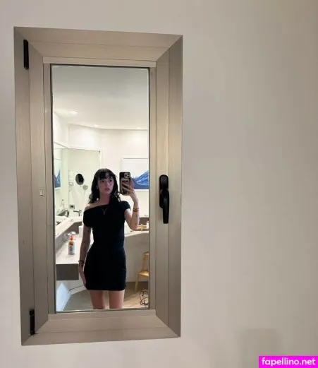 Holly Laing OnlyFans Thumbnail #XQfYOEJ7g0