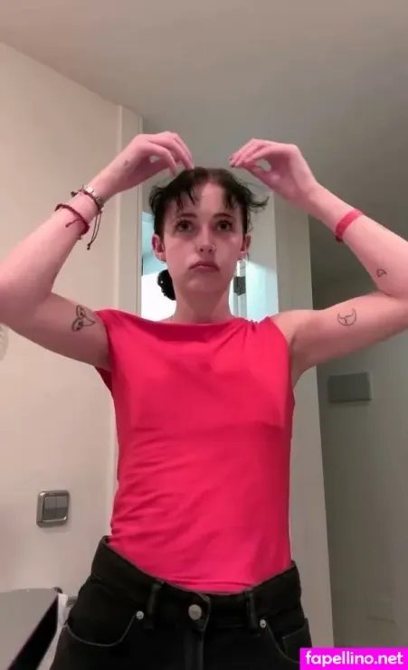 Holly Laing OnlyFans Thumbnail #ZxGN3QHgx9