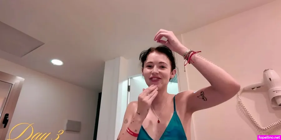 Holly Laing OnlyFans Thumbnail #u4GwO6KGqQ