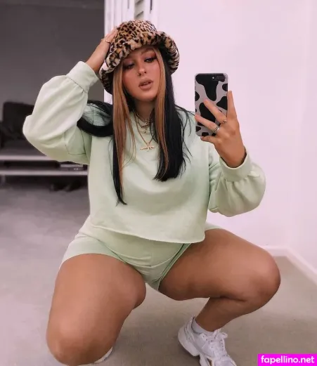 Holly Marston OnlyFans Thumbnail #L2mGug1Vut
